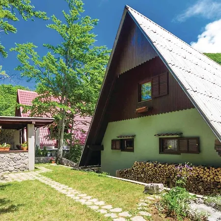 2 Bedroom Beautiful Home In Cavle Сasa de vacaciones Platak
