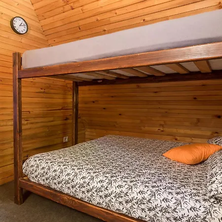 2 Bedroom Beautiful Home In Cavle * Platak
