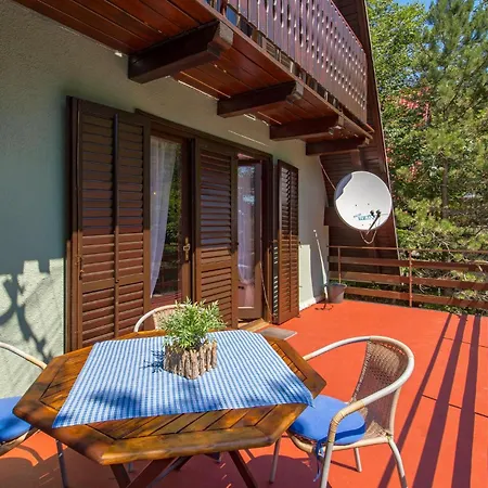 2 Bedroom Beautiful Home In Cavle * Platak