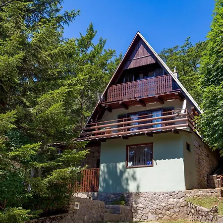 2 Bedroom Beautiful Home In Cavle * Platak