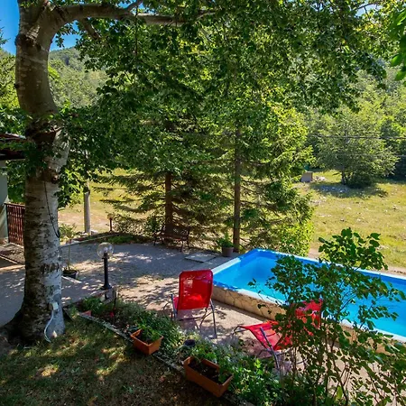Сasa de vacaciones 2 Bedroom Beautiful Home In Cavle *